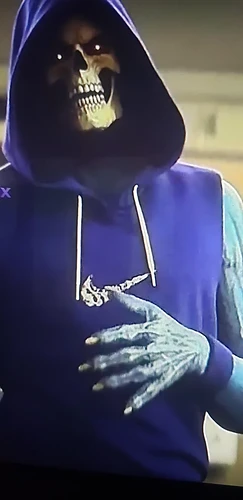 skeletor-hoodie-v0-tuiyl94nab5h1