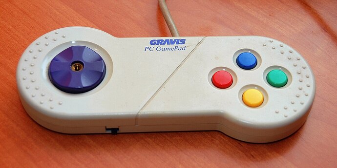 Gravis_pc_gamepad_(cropped)
