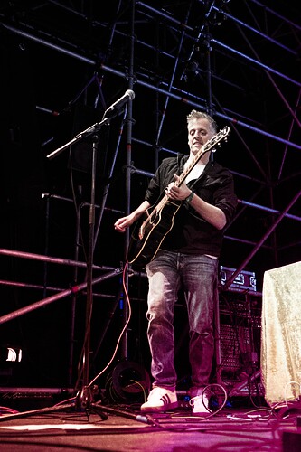 und Daniel Gitarre